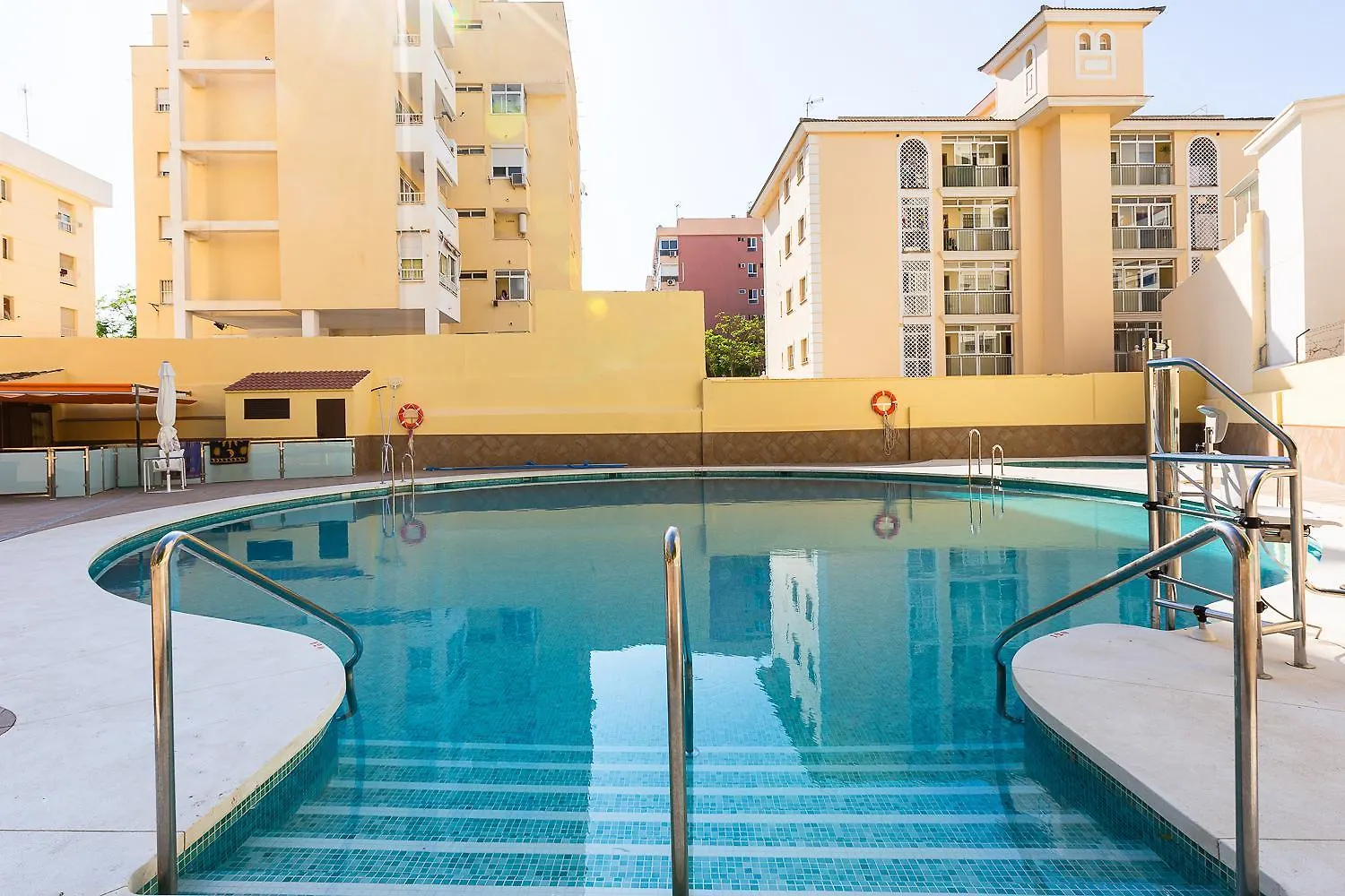 Ver5 - Terraza Con Vistas Al Mar, Wifi, Smart Tv, Piscina, Playa, Centro Torremolinos 0*,  Spain