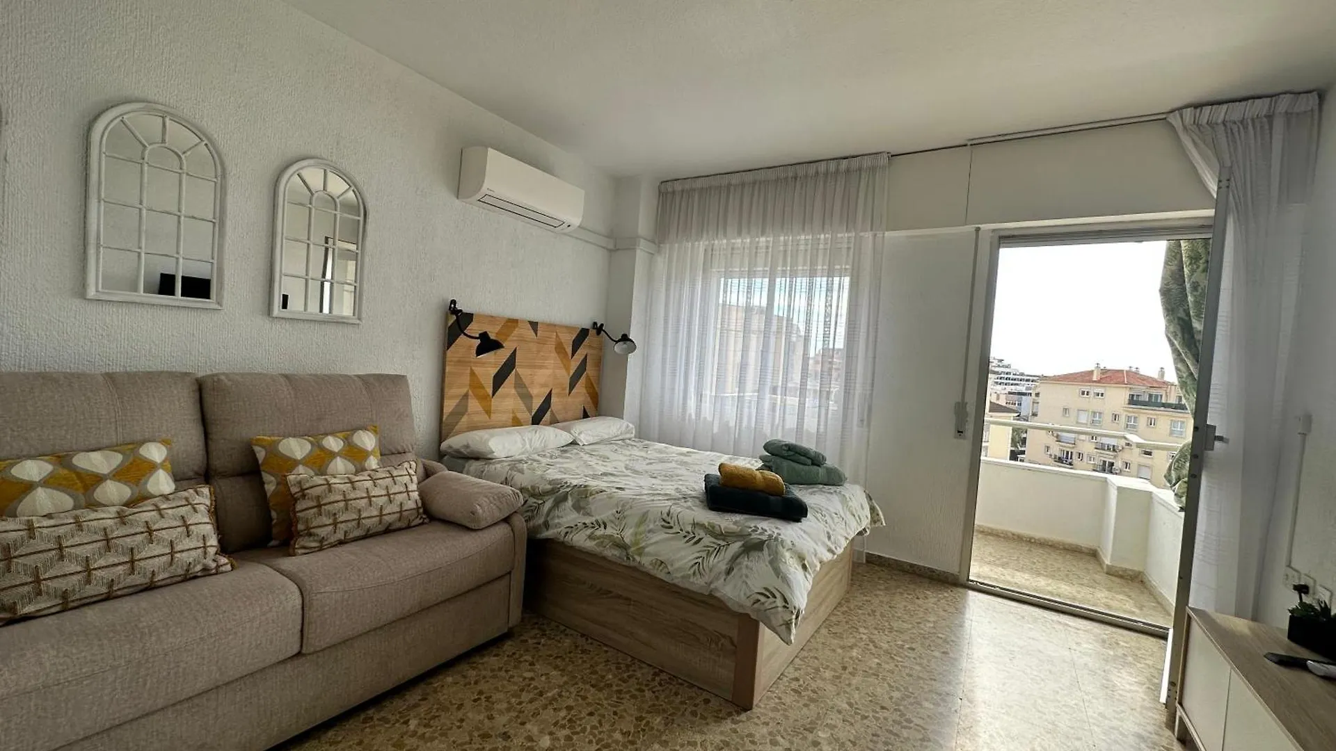 Ver5 - Terraza Con Vistas Al Mar, Wifi, Smart Tv, Piscina, Playa, Centro Torremolinos
