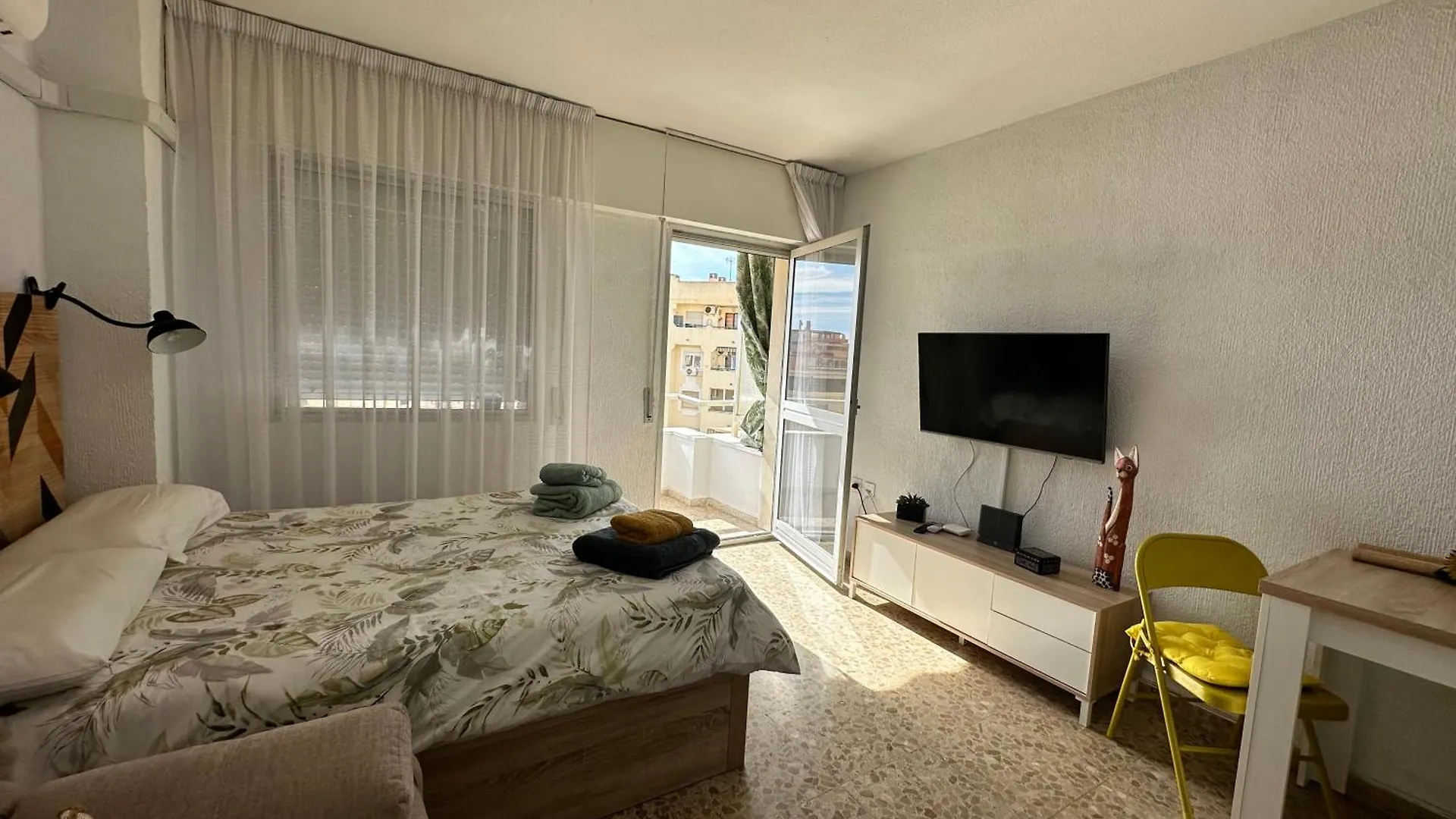 Ver5 - Terraza Con Vistas Al Mar, Wifi, Smart Tv, Piscina, Playa, Centro Torremolinos Spain