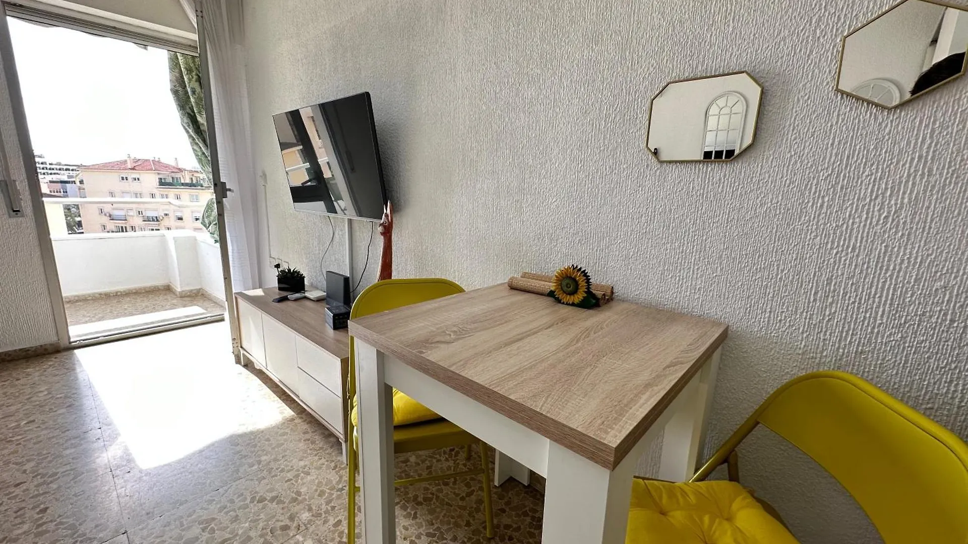 Apartment Ver5 - Terraza Con Vistas Al Mar, Wifi, Smart Tv, Piscina, Playa, Centro Torremolinos